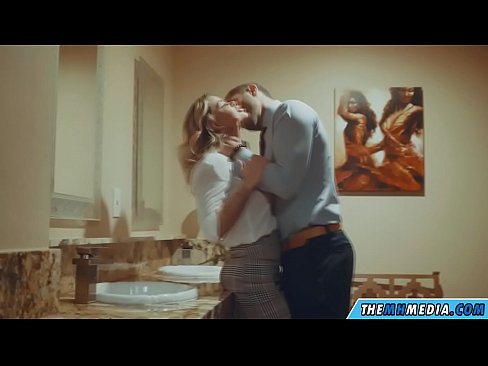 ❤️ Uma blonde obugaxayo ekuyenga endlini yangasese yomphakathi Zocansi ku-zu.basseyn-vsem.ru